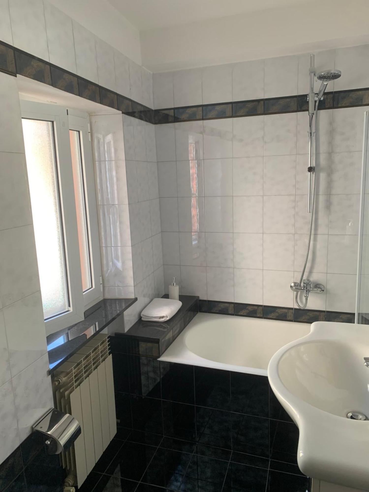 The First Colombo Brignole XX Settembre Apartment Genoa Luaran gambar